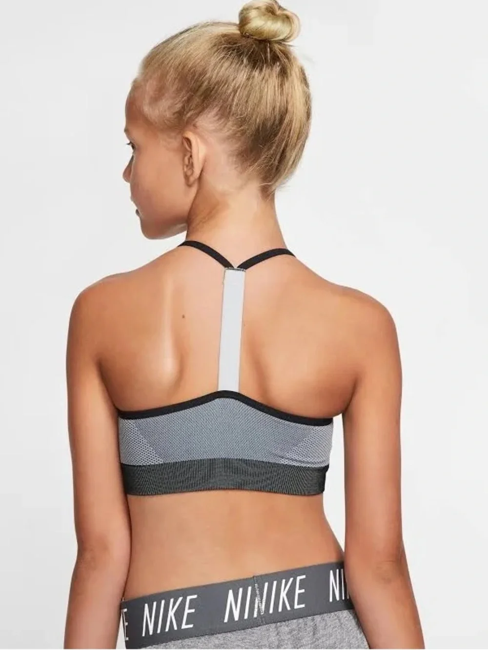 Nike Girls’ Seamless Sports Bra Black White Grey Youth M 🖤✨